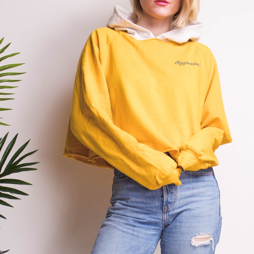LAST ONE! Tuesday Bassen Aggressive crop sweater - Picture 6 of 8